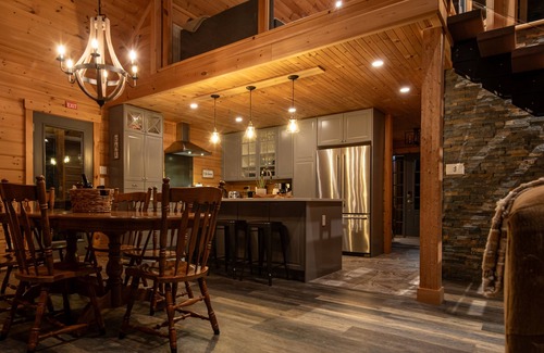 Northern Bruce Peninsula Chalet De Esquí | The Whiskey Harbour - Waterfront Luxury Listing