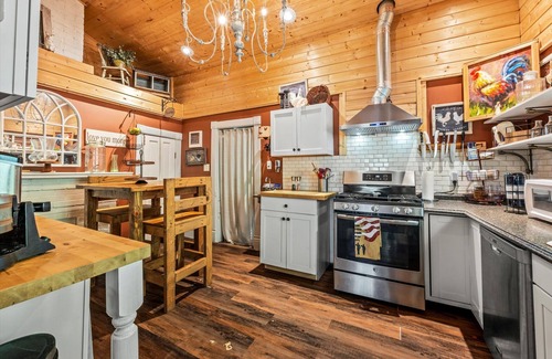 Sylva Casa | The Whistle Stop – A Timeless Charm / Nostalgic