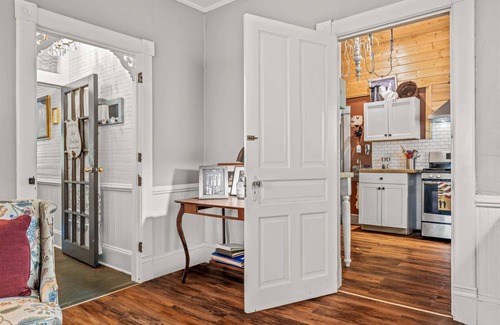 Sylva Casa | The Whistle Stop – A Timeless Charm / Nostalgic