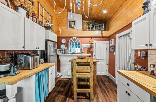 Sylva Casa | The Whistle Stop – A Timeless Charm / Nostalgic