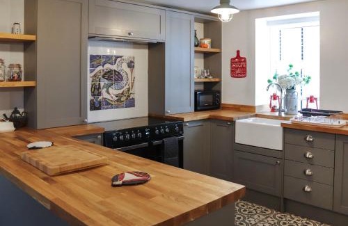 Newborough Casa | The White Anchor