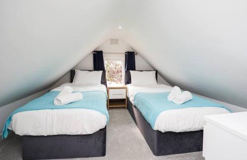 Upper Dicker Casa | The White Cottage at Gildridge + Private Hot Tub+EV