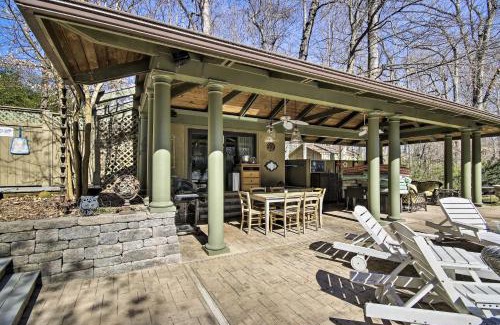 Rio Apartamento | The White Elephant Inn Getaway with Pool and Hot Tub!