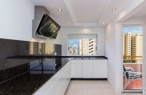 Playa Pobla de Farnals Apartamento | The White Apartment: Luxury, Beach and Design