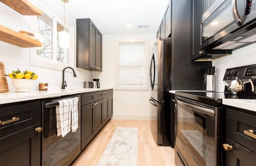 Franklin Casa | The White Goose Cottage in Downtown Franklin