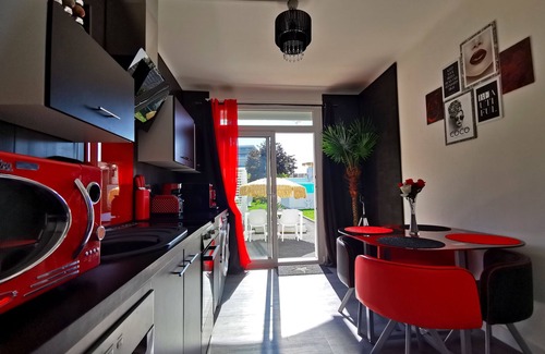 Chateauroux Casa | El espacio verde del garaje White Home Broadway