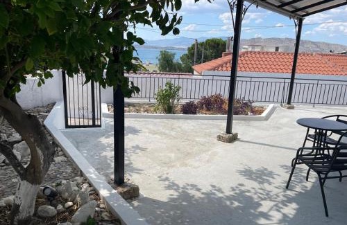 Salamis Casa | The White House - Aianteio