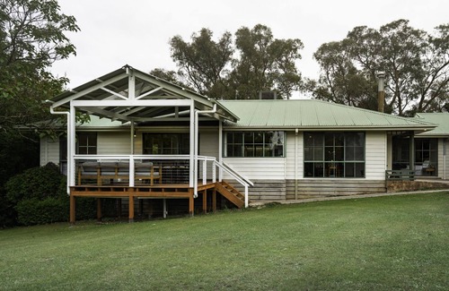 Chum Creek Casa | La Casa Blanca en "Home Farm Healesville"