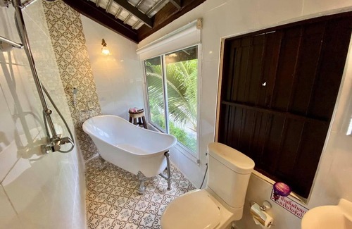 Mae Kon Hotel | The White House Boutique Chiangrai