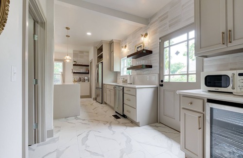 Central Oklahoma City Casa | The White House OKC + Wedding Venue- a historical remodel for 10 people
