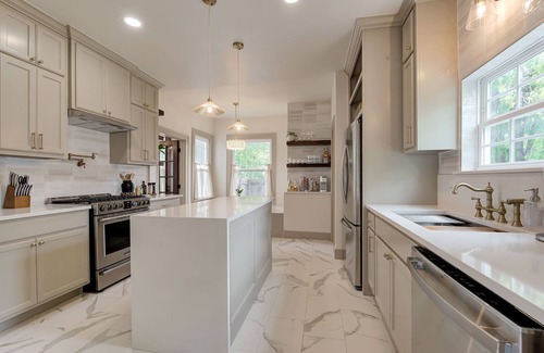 Central Oklahoma City Casa | The White House OKC + Wedding Venue- a historical remodel for 10 people
