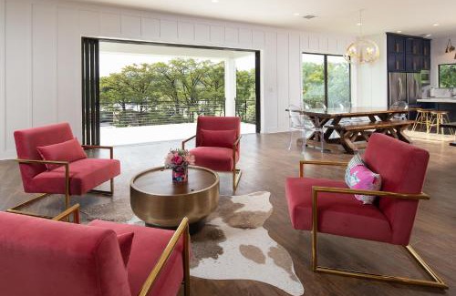 Canyon Lake Casa | The White House on the Horseshoe