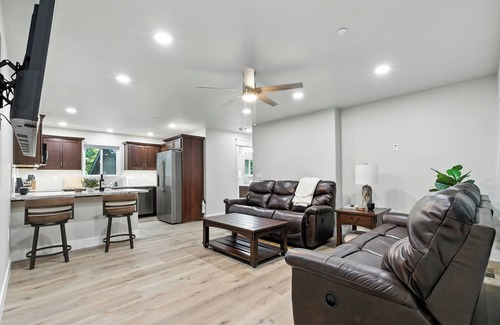 West Village Cabina | The White House | Unit 3