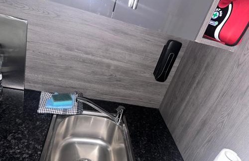 Yate Apartamento | The White Lion Hotel, Church Road, Yate BS37 5BG Self-check-in FREE PARKING Walk away from the centre of Yate!