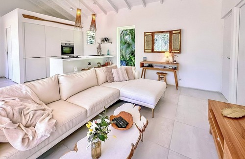 Sainte-Rose Villa | The White Palm - Tropical Villa