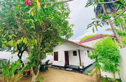 Thiranagama Villa | The White Villa