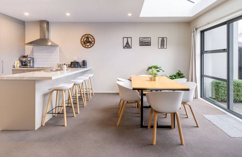 Christchurch Casa | The Willows Parkside Retreat
