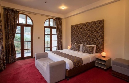 Nuwara Eliya Hotel | The Wind Castle
