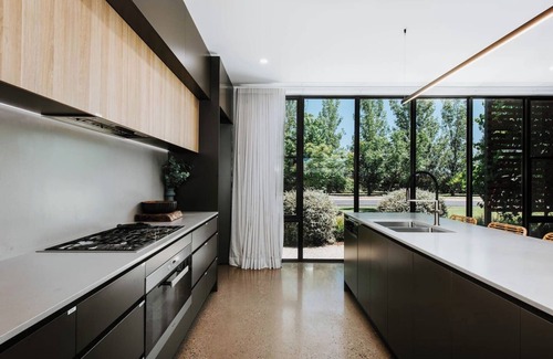 Bombira Casa | The Wine Manor Lavish Poolside Living