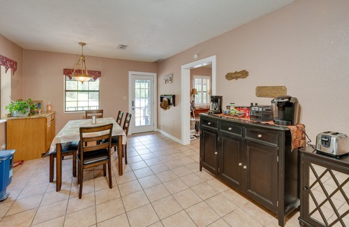 Muenster Casa | ‘The Winehouse’ Rental in Muenster: Near Wineries!