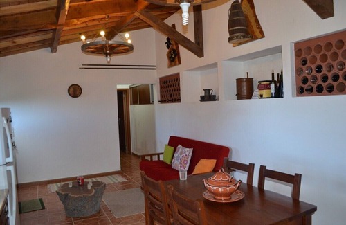 Praia da Vitoria Casa | The Winery House