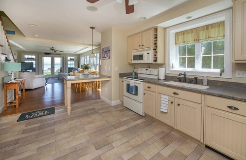Gilford Casa | The Winnipesaukee Retreat