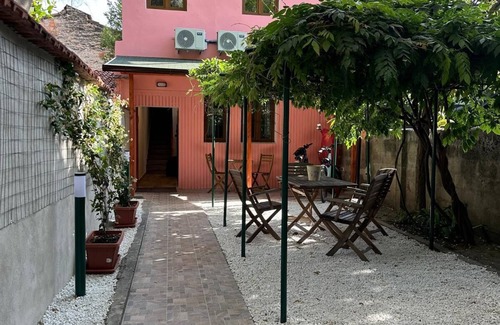 Oltretorrente Casa | The Wisteria