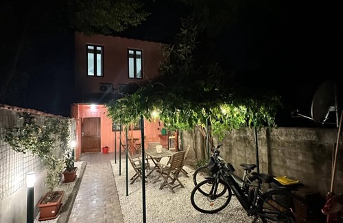 Oltretorrente Casa | The Wisteria