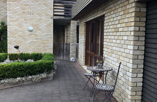 Acton Park Apartamento | El estudio Wombat | Cerca del aeropuerto, playas, entorno privado tranquilo