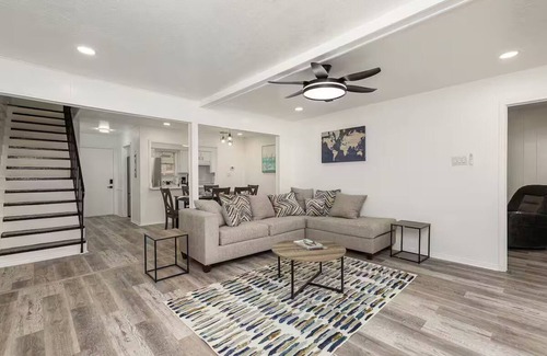 West Arlington Casa | The Wood & Iron / Sleeps Up to 18 Guests