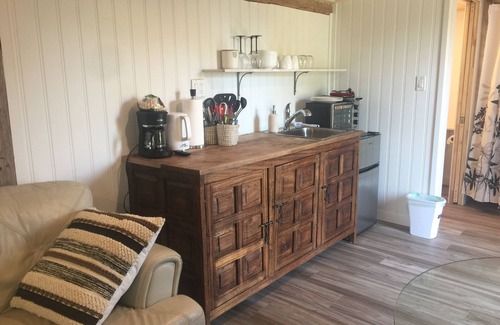 Black Creek Cabina | The Wood Shed at Saratoga Beach with hot tub