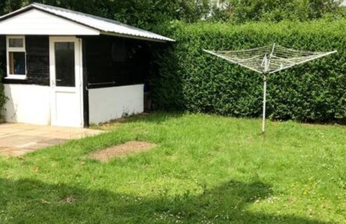 Headington Casa | The Woodfarm Lodge - 3 Bedroom House with parking