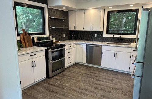 Collingwood Chalet De Esquí | 🌲The woodlands retreat🌲SLEEPS 20! HOT TUB! SAND VOLLEYBALL COURT
