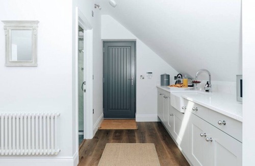 Henley Apartamento | The Woodpecker - 1 Bedroom Annexe
