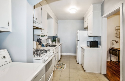 Fayetteville Casa | The Woodside Guest House II