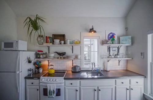 Uptown Cabaña | The Wren Guesthouse