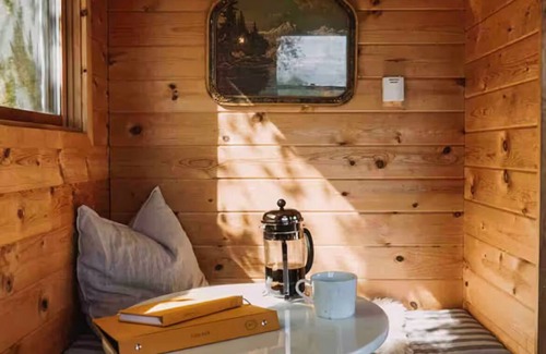Almelund Cabina | The Writers Cabin Sauna/wood burning hot tub/river access