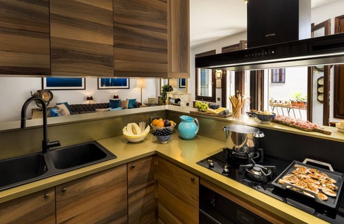 Castello Apartamento | The Yacht House Canal View