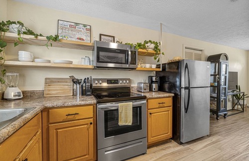 Panama City Beach Cabaña | The Yard 2 Bedroom Cottage