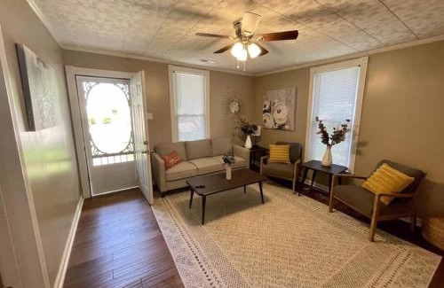 Winchester Casa | The Yellow Cottage By Tims Ford Lake