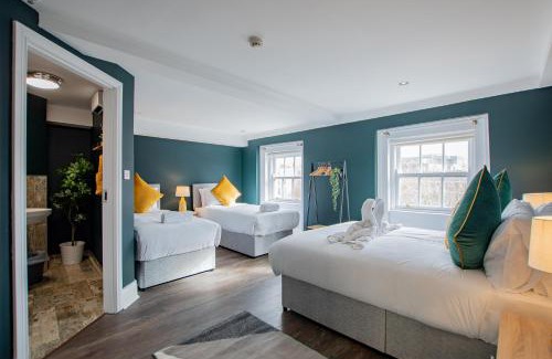 City Centre Dublin Casa | The Yellow Door by Shortstays