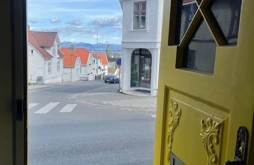 Stavanger Casa | The Yellow Door Summa
