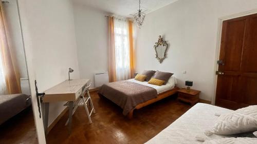 La Gare Apartamento | THE YELLOW HOUSE