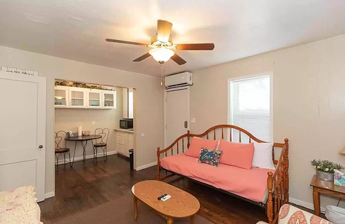 Amarillo Apartamento | The Yellow Rose Apartment: Above garage apartment in cozy, quiet neighborhood