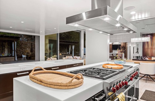 Beverly Hills Casa | The Zen Estate
