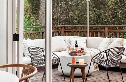 Woodland Hills Cabaña | THE Zen Treehouse Retreat- Great Views and Peaceful Decks!