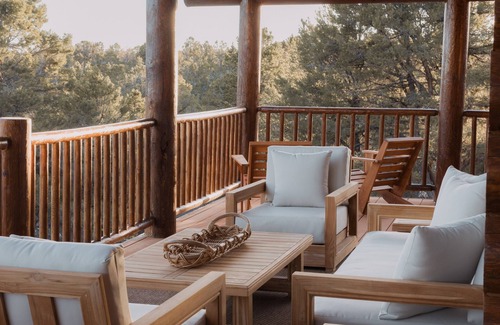 Zion National Park East Entrance Cabina | THE ZION CABIN—Log Cabin Just Outside Zion National Park
