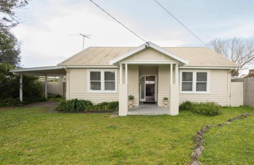 Rosebud Casa | 'The Zophey House' A Charming Coastal Cottage