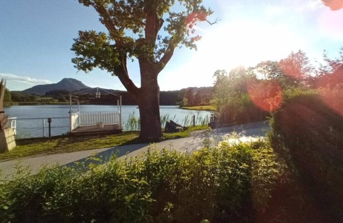 Sankt Veit an der Glan Apartamento | The1st Guesthouse "Apartment Lakehouse Style" with terrace and lake view