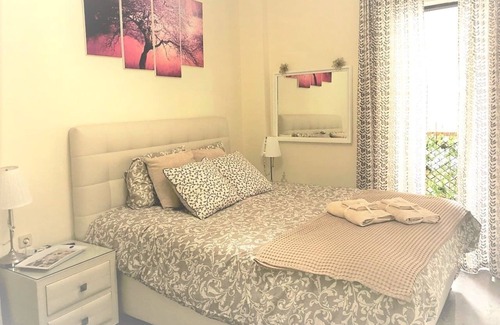 Patras Apartamento | Theano's Cozy & Quiet ** LUX ** Flat central - Wifi y más